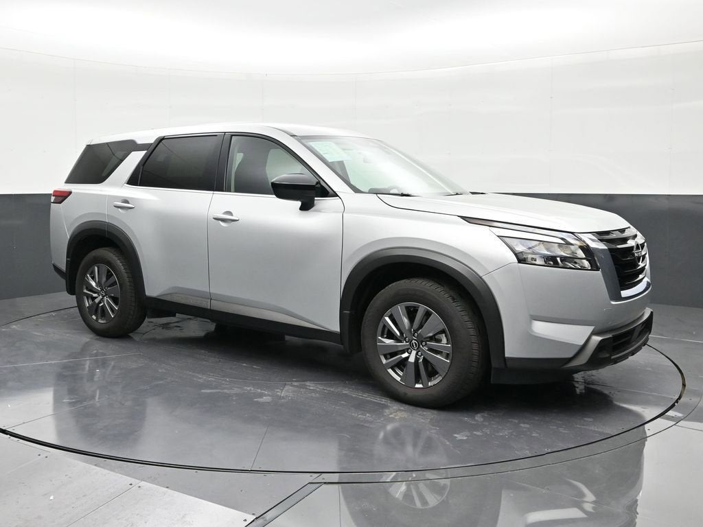 2025 Nissan Pathfinder S