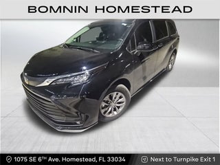 2025 Toyota Sienna XLE