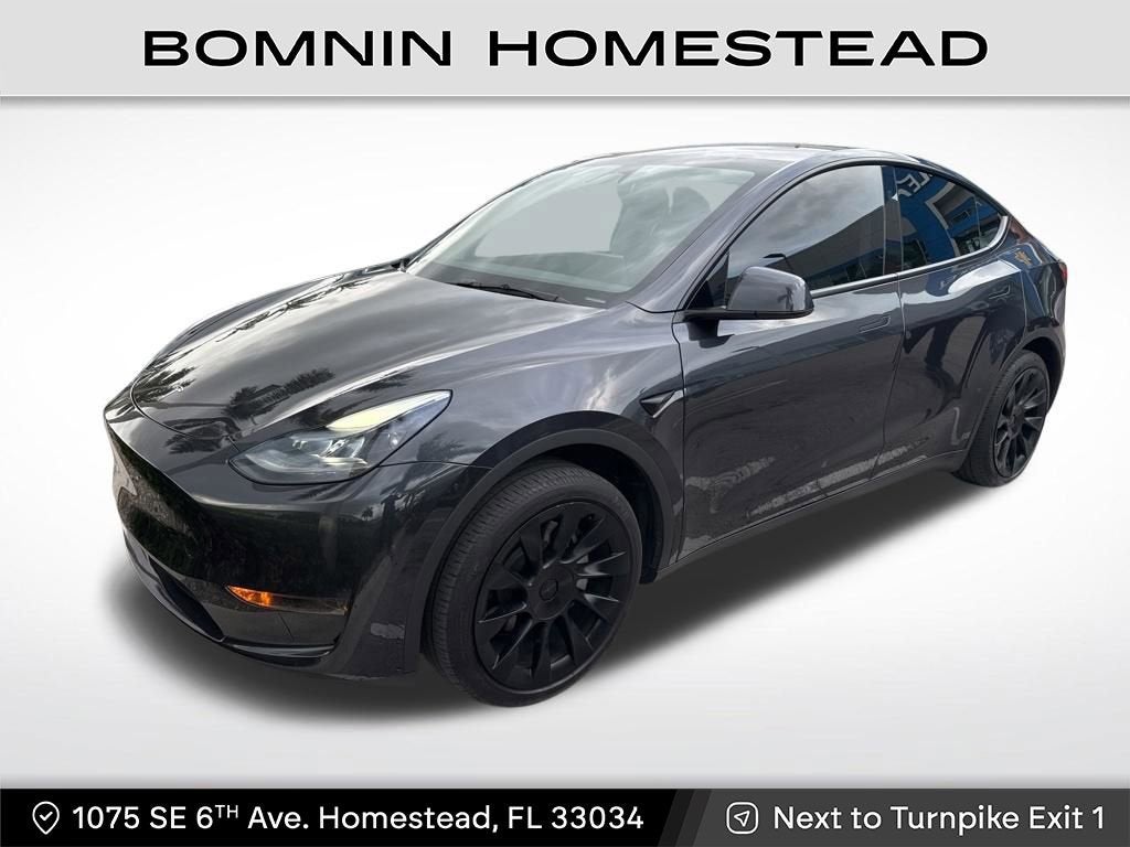 2024 Tesla Model Y Long Range Rear Wheel Drive's photo
