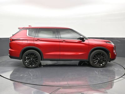 2023 Mitsubishi Outlander SE