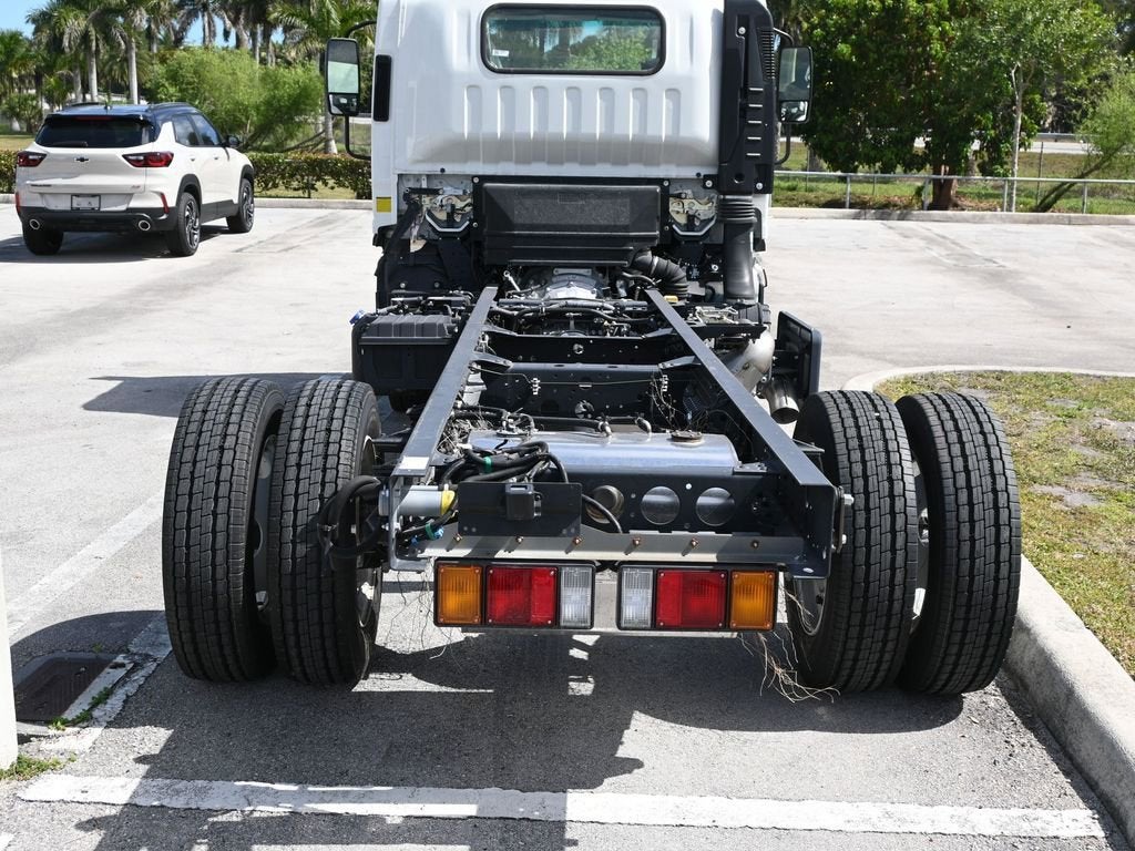 2025 Chevrolet Low Cab Forward 4500 XD Base