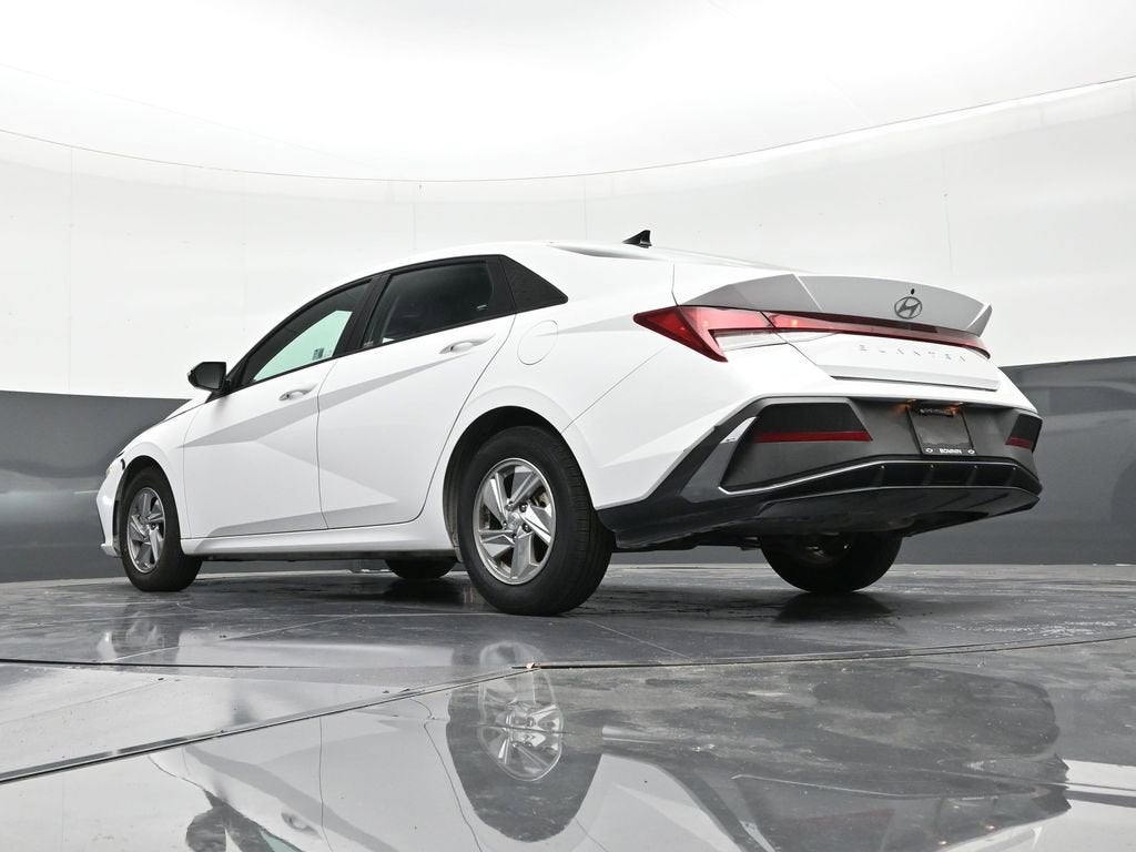 2024 Hyundai Elantra SE