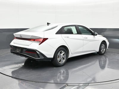 2024 Hyundai Elantra SE
