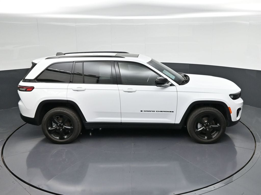 2022 Jeep Grand Cherokee Altitude