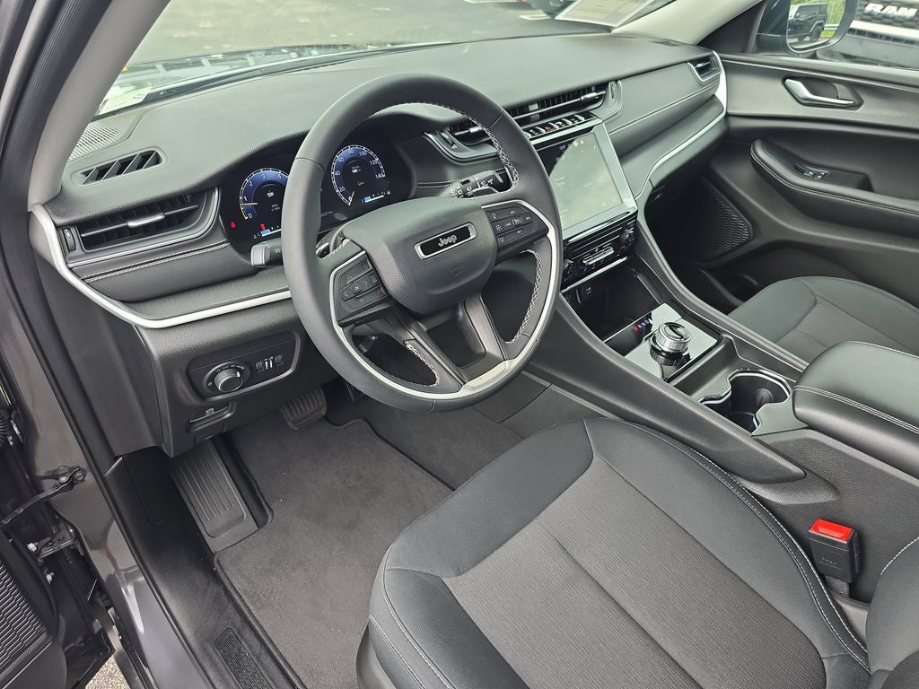 2023 Jeep Grand Cherokee Laredo X