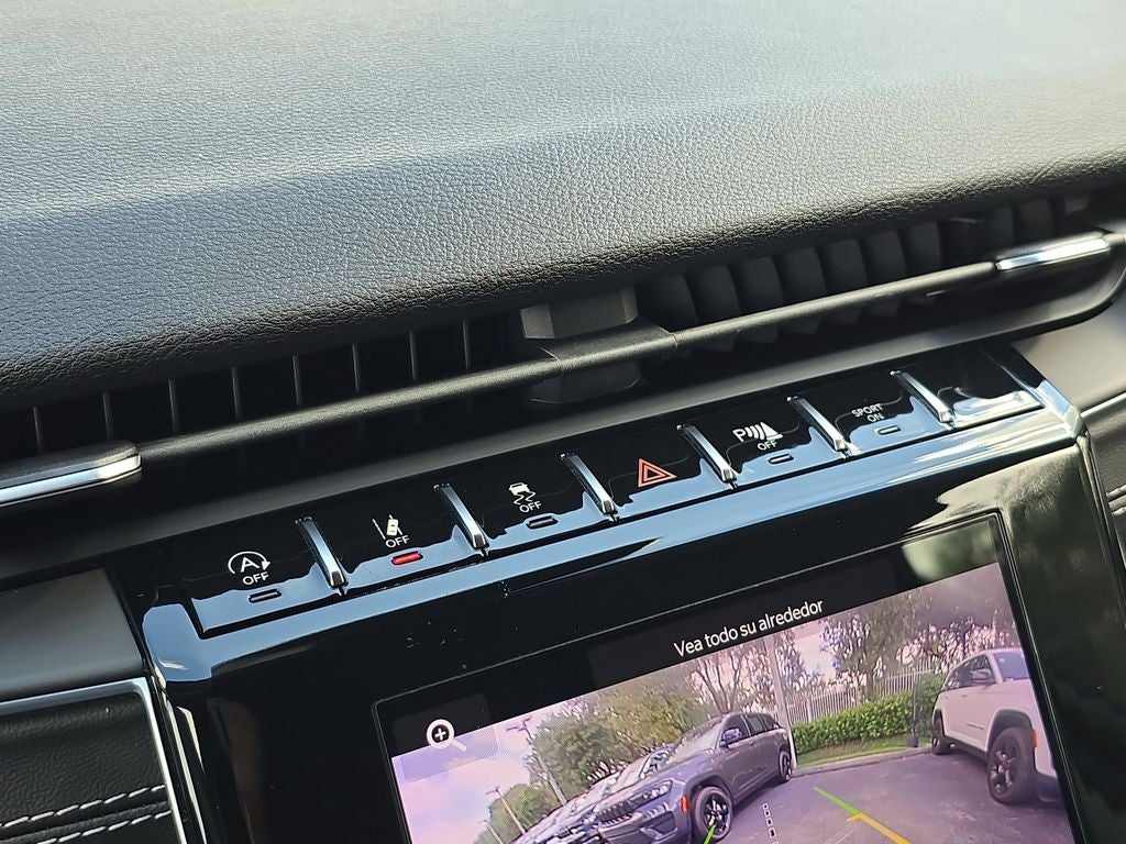 2022 Jeep Grand Cherokee L Laredo