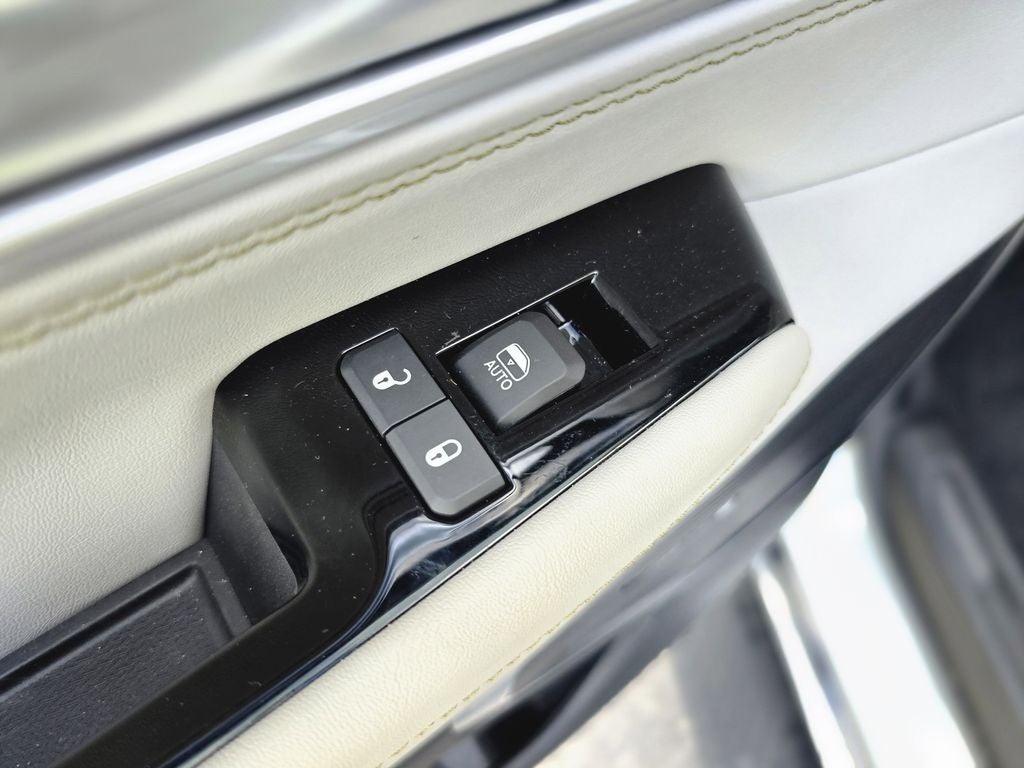 2024 Jeep Wagoneer Base