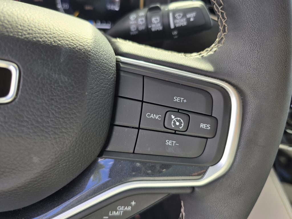 2024 Jeep Wagoneer Base