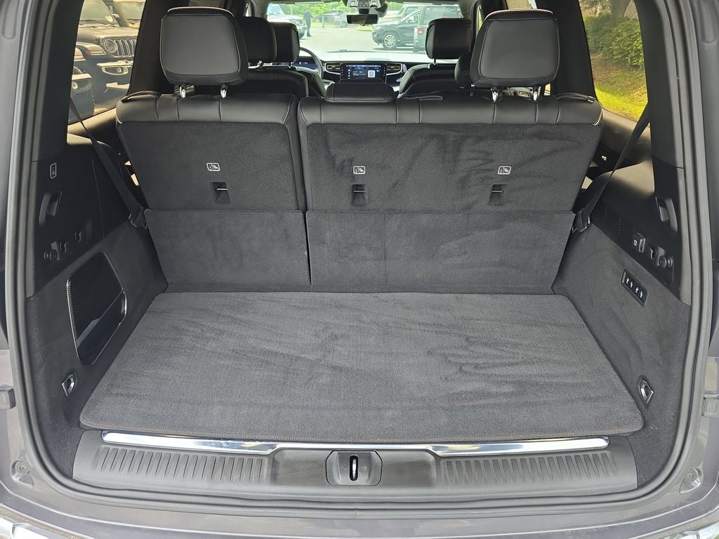 2023 Jeep Grand Wagoneer Series III