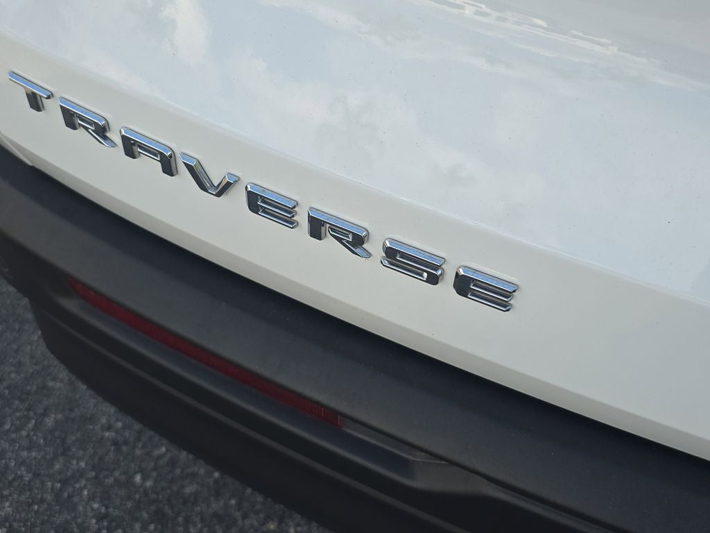 2024 Chevrolet Traverse LS