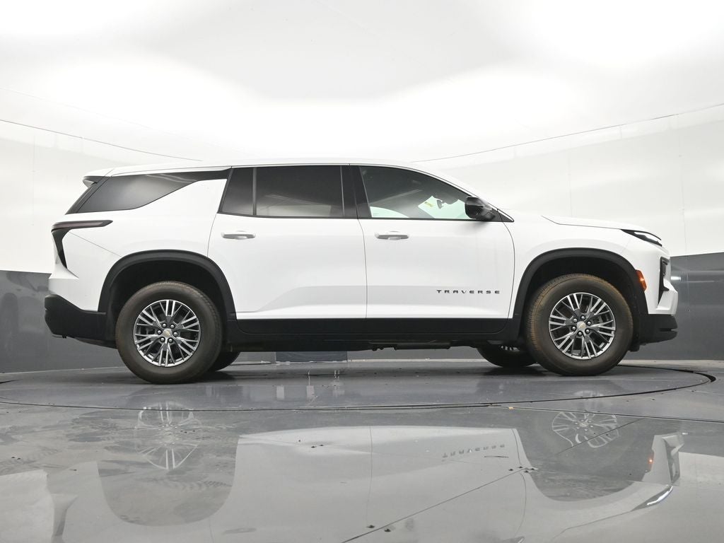 2024 Chevrolet Traverse LS