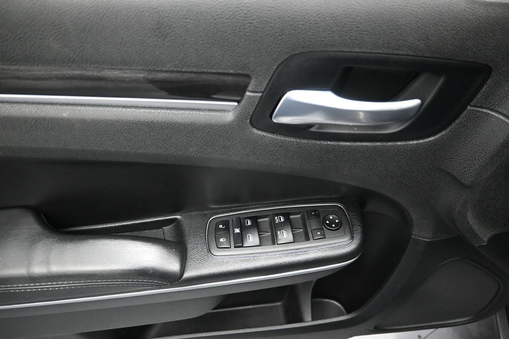 2022 Chrysler 300 Touring