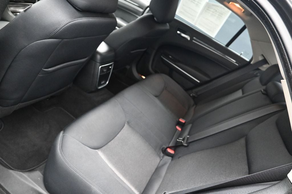 2022 Chrysler 300 Touring