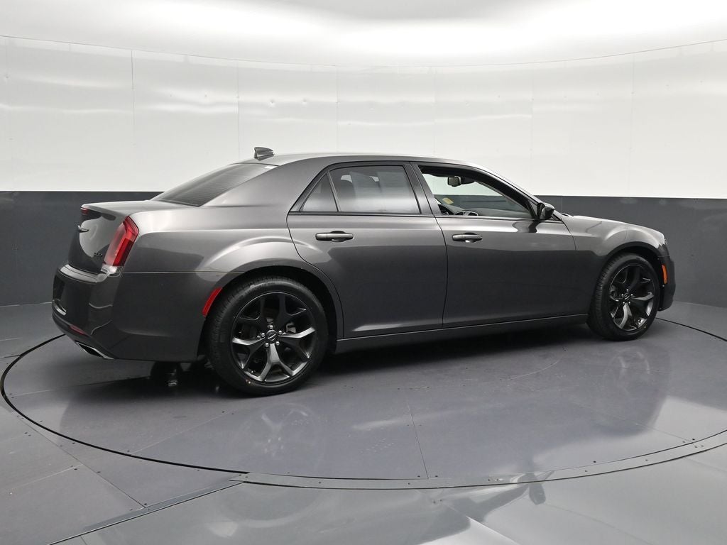 2022 Chrysler 300 Touring