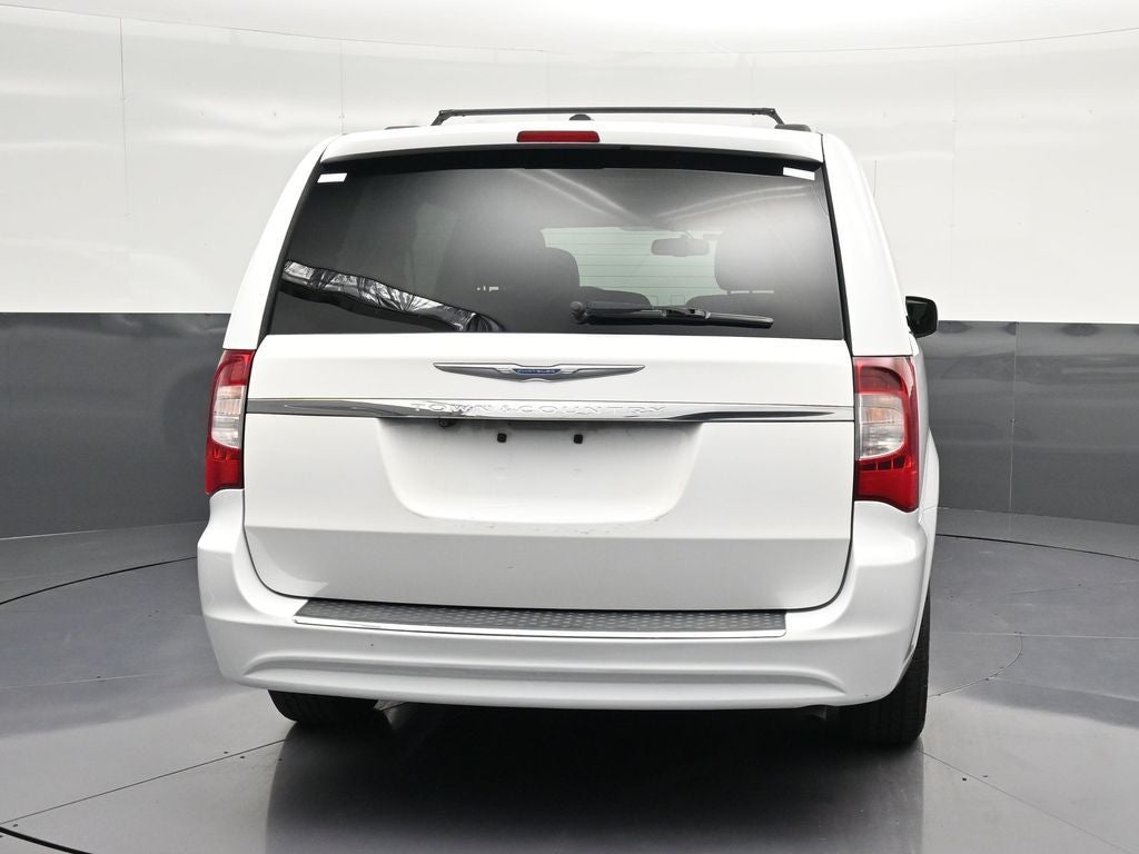 2016 Chrysler Town & Country Touring