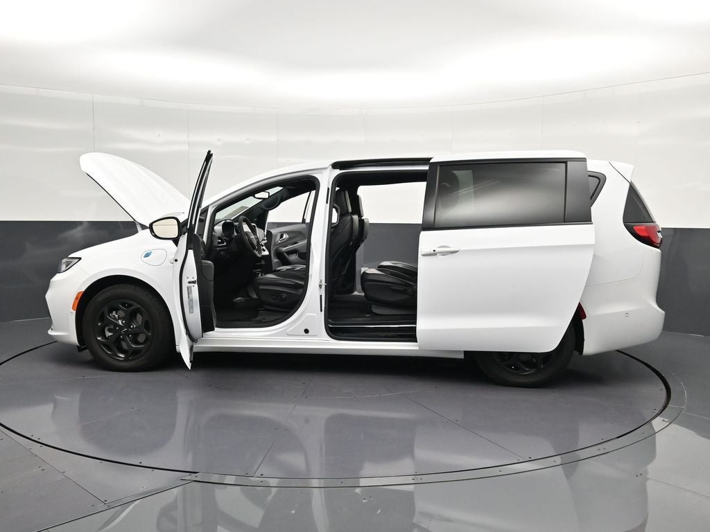 2024 Chrysler Pacifica Hybrid Select Premium S Appearance