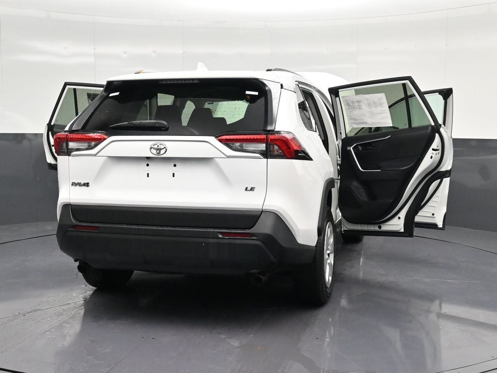 2020 Toyota RAV4 LE