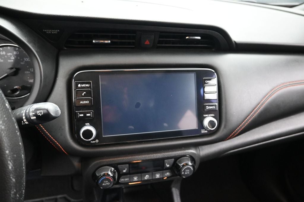 2022 Nissan Kicks SR