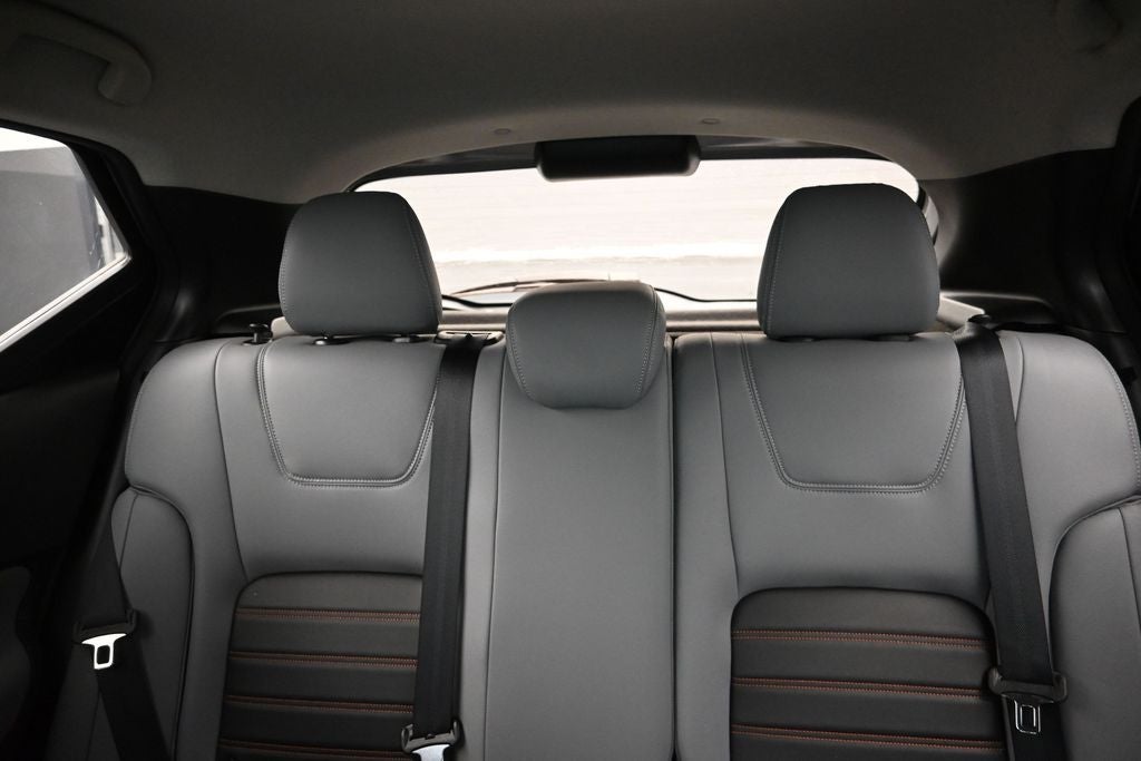 2022 Nissan Kicks SR
