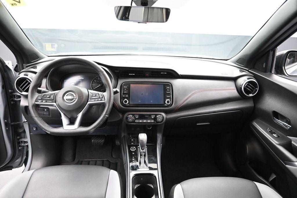 2022 Nissan Kicks SR