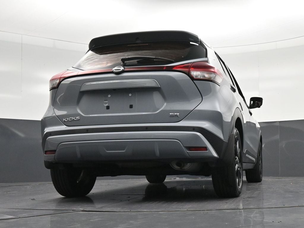 2022 Nissan Kicks SR