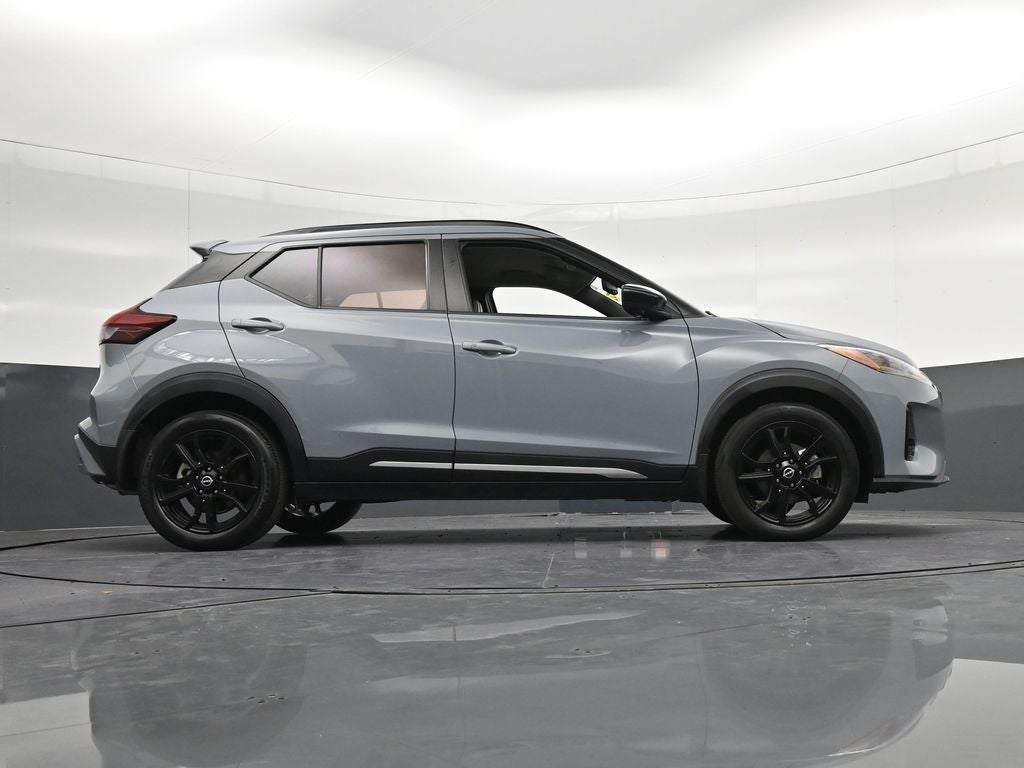 2022 Nissan Kicks SR