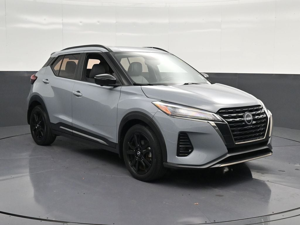 2022 Nissan Kicks SR