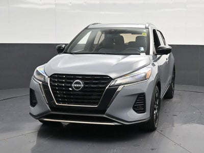 2022 Nissan Kicks SR