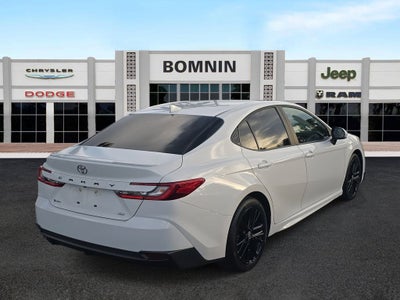 2025 Toyota Camry SE