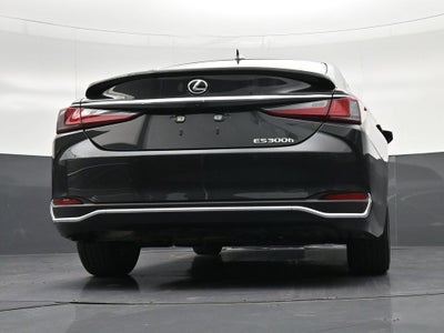 2025 Lexus ES 300h