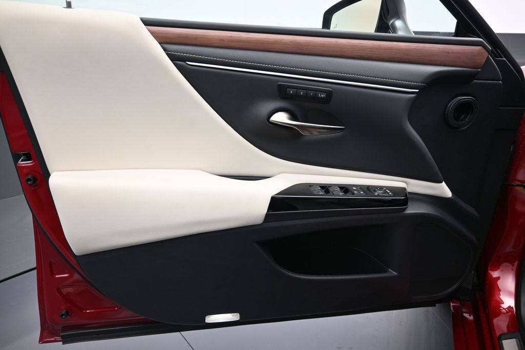 2025 Lexus ES 350