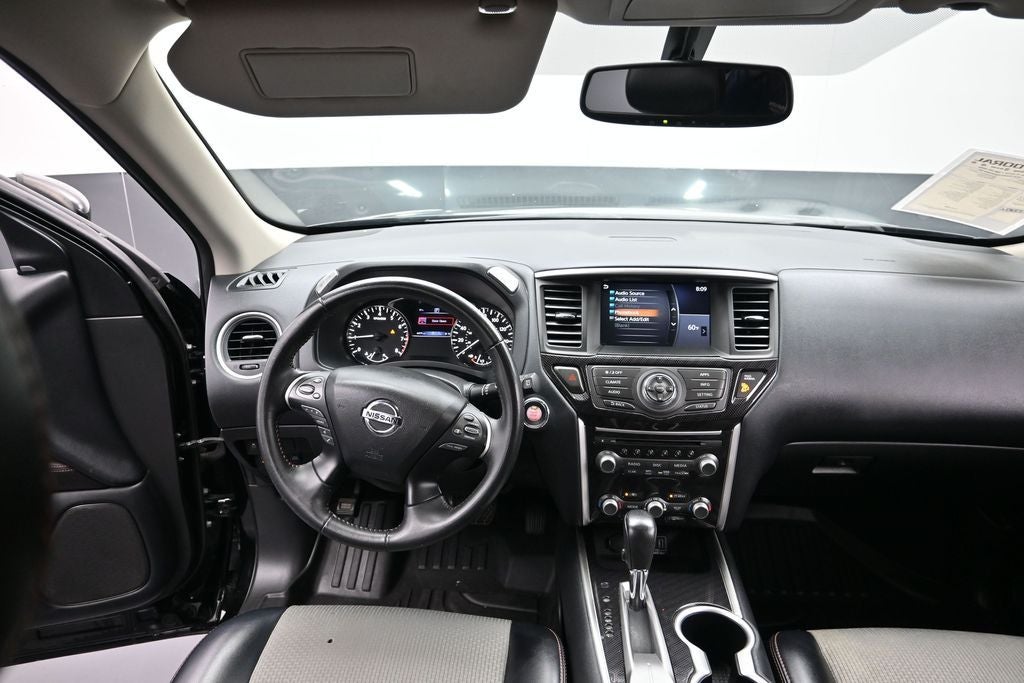 2020 Nissan Pathfinder SV