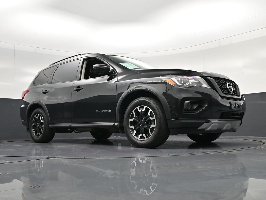 2020 Nissan Pathfinder SV