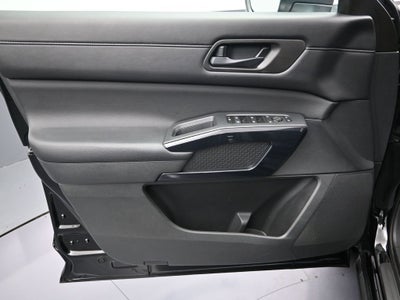 2024 Nissan Pathfinder S