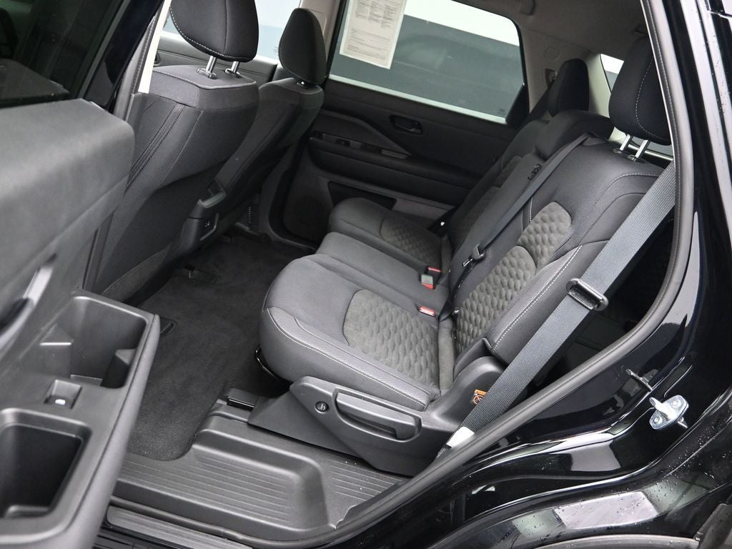 2024 Nissan Pathfinder S