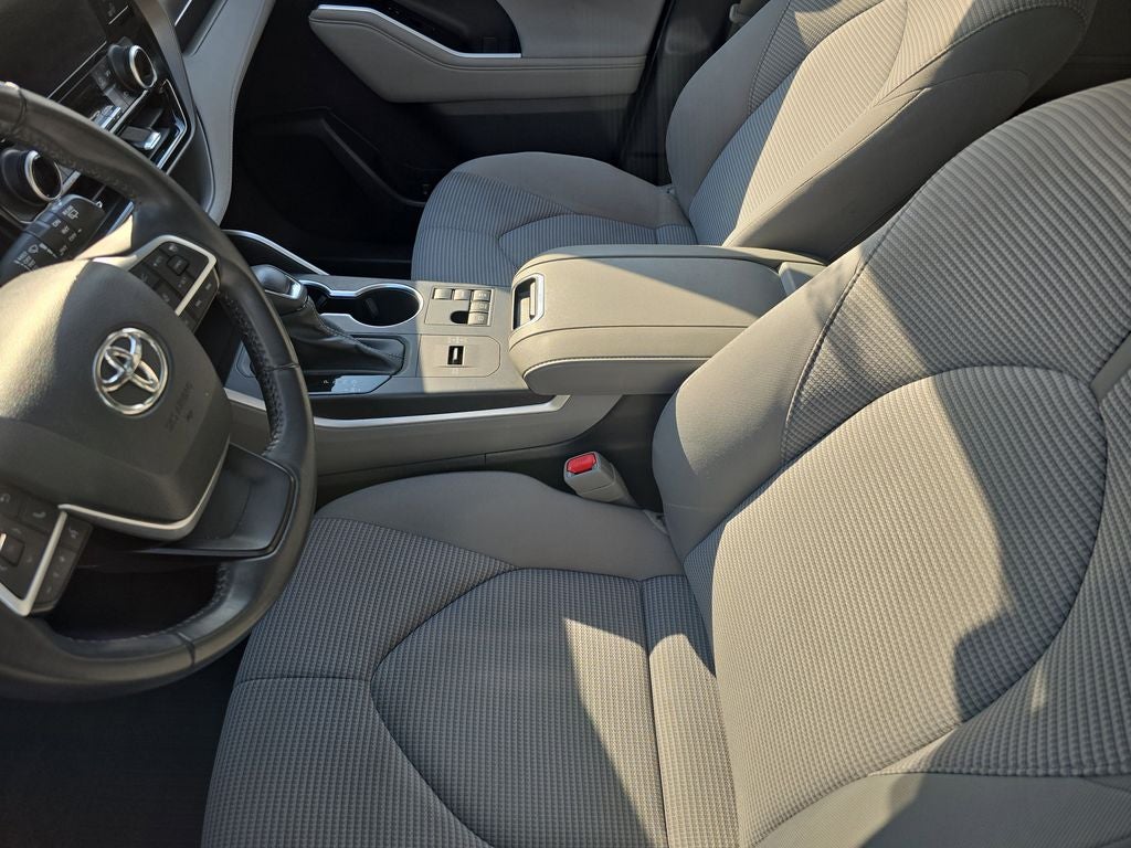 2023 Toyota Highlander LE