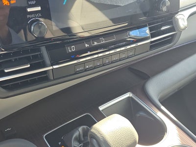 2023 Toyota Sienna LE 8 Passenger