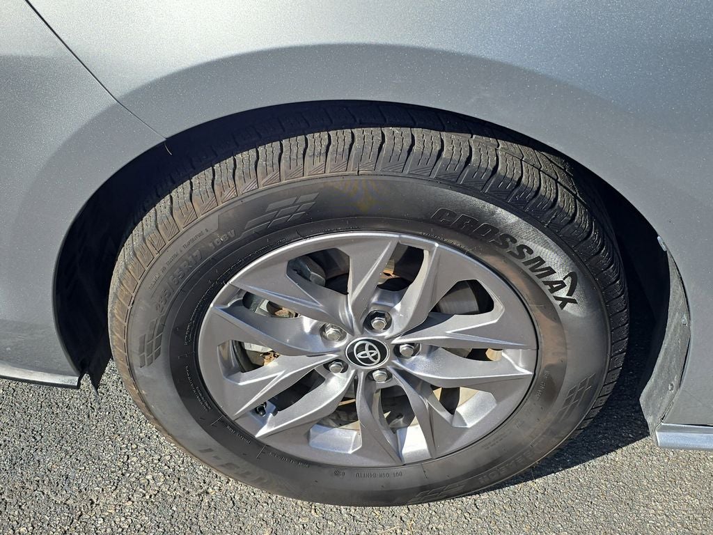 2023 Toyota Sienna LE 8 Passenger