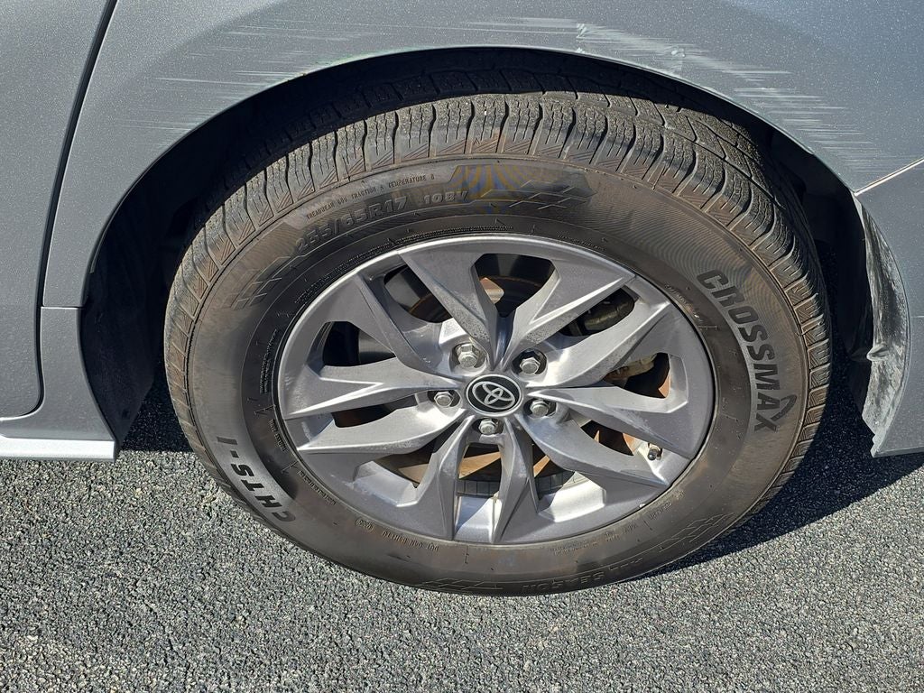 2023 Toyota Sienna LE 8 Passenger