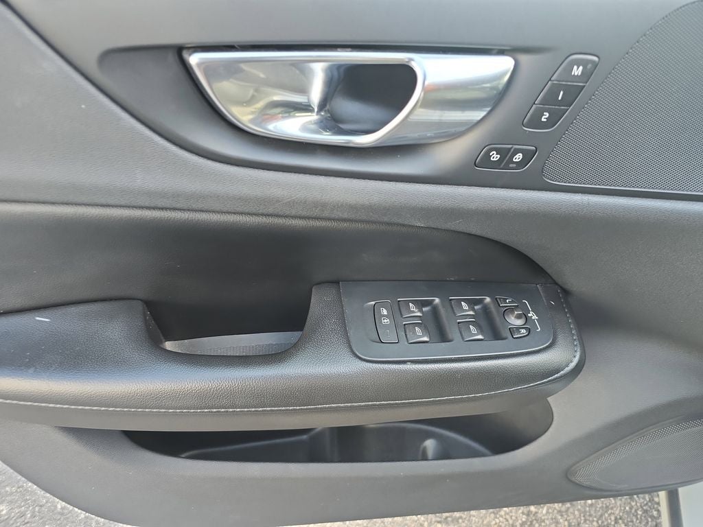 2020 Volvo S60 T5 Momentum