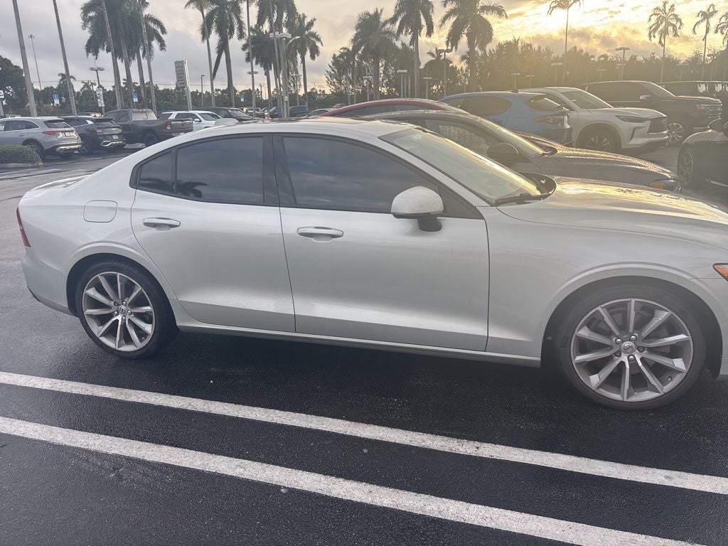 2020 Volvo S60 T5 Momentum