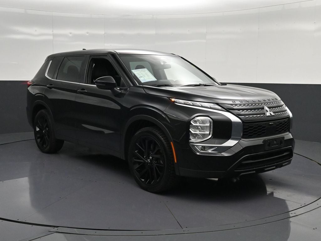 2023 Mitsubishi Outlander SE