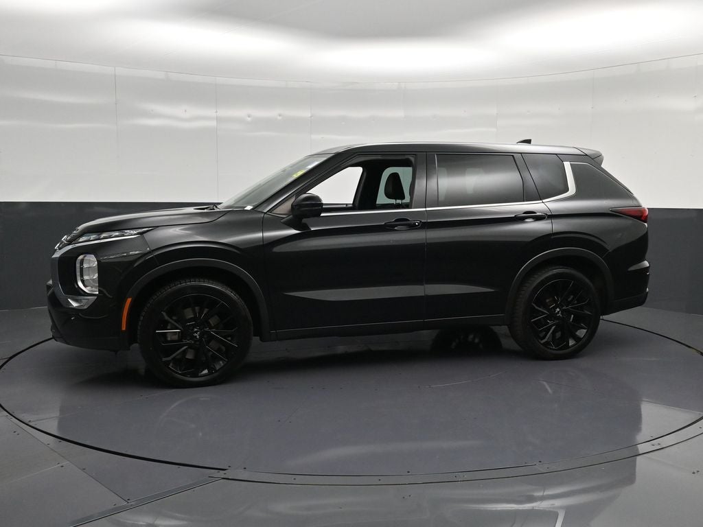 2023 Mitsubishi Outlander SE