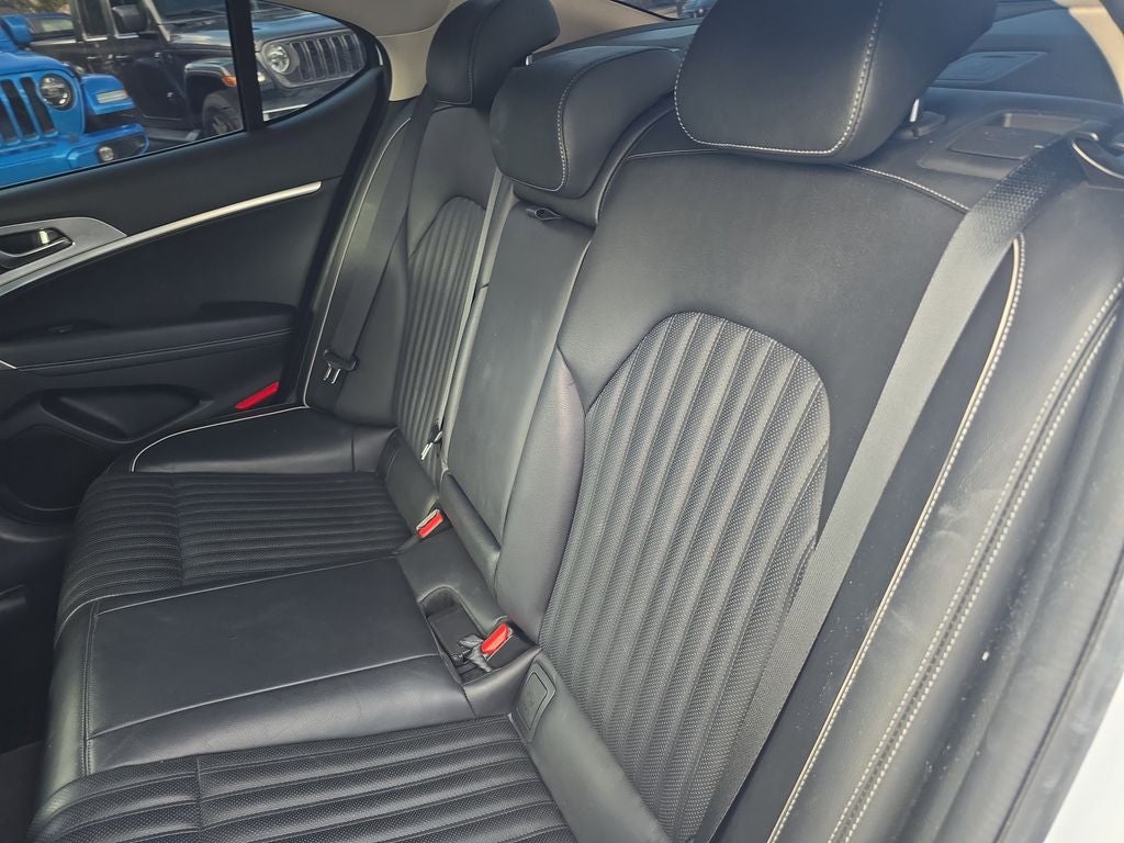 2022 Genesis G70 2.0T