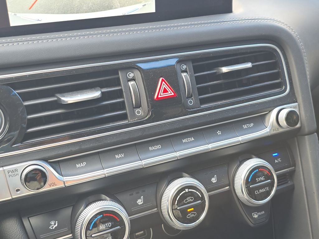 2022 Genesis G70 2.0T