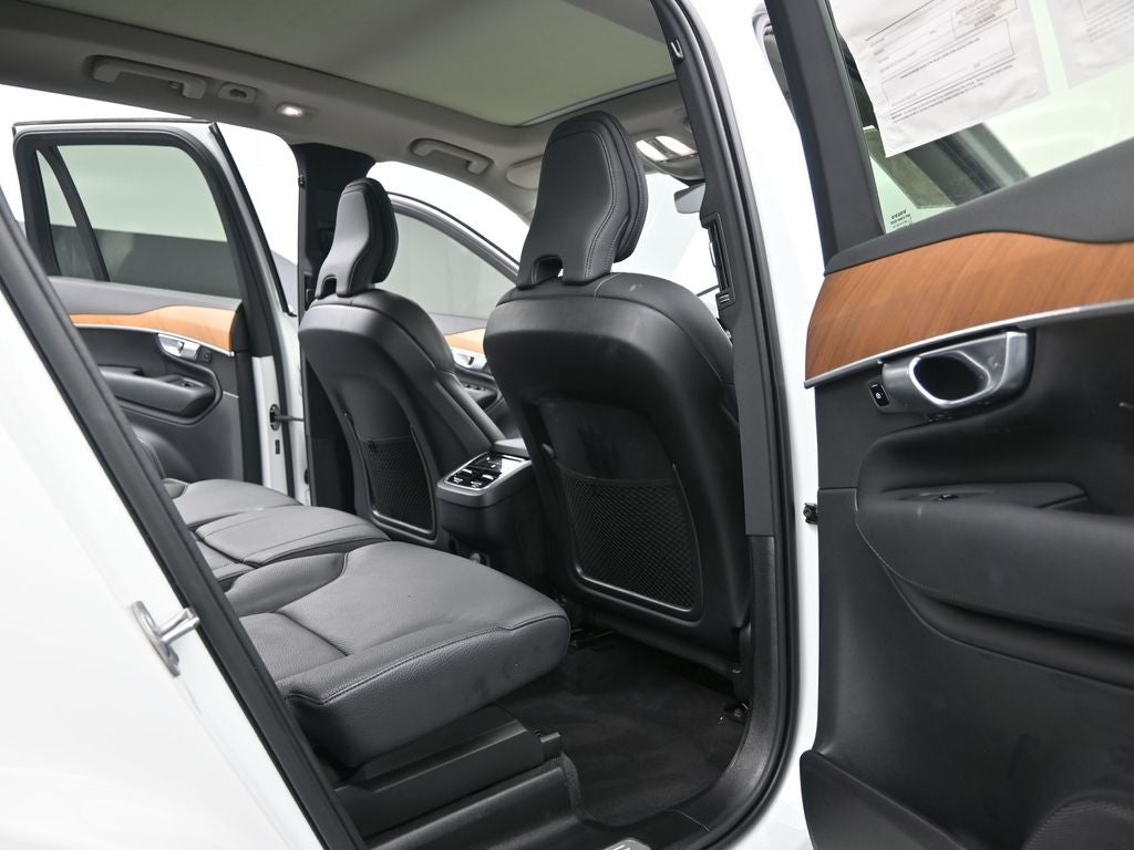 2024 Volvo XC90 B5 Plus