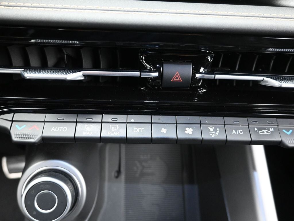 2025 Alfa Romeo Tonale Base