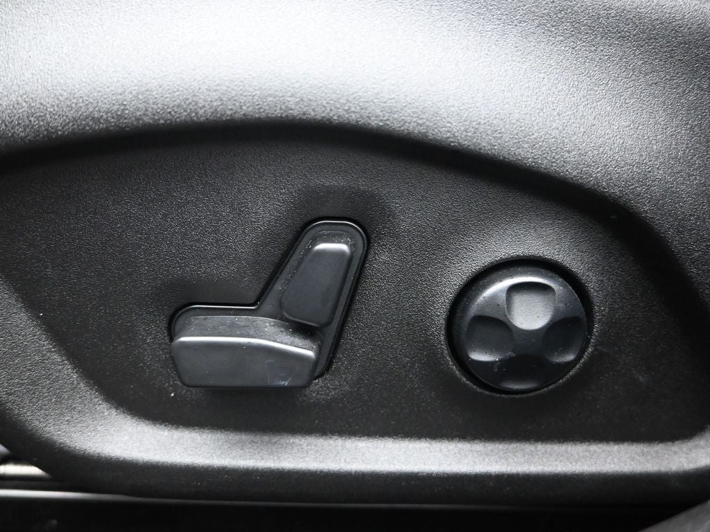 2025 Alfa Romeo Tonale Base