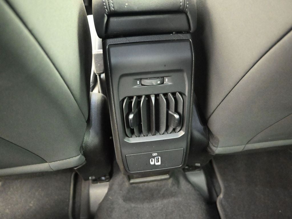 2025 Alfa Romeo Tonale Base