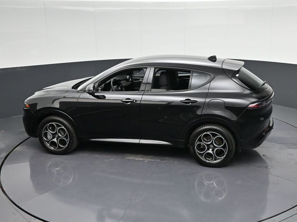 2025 Alfa Romeo Tonale Base